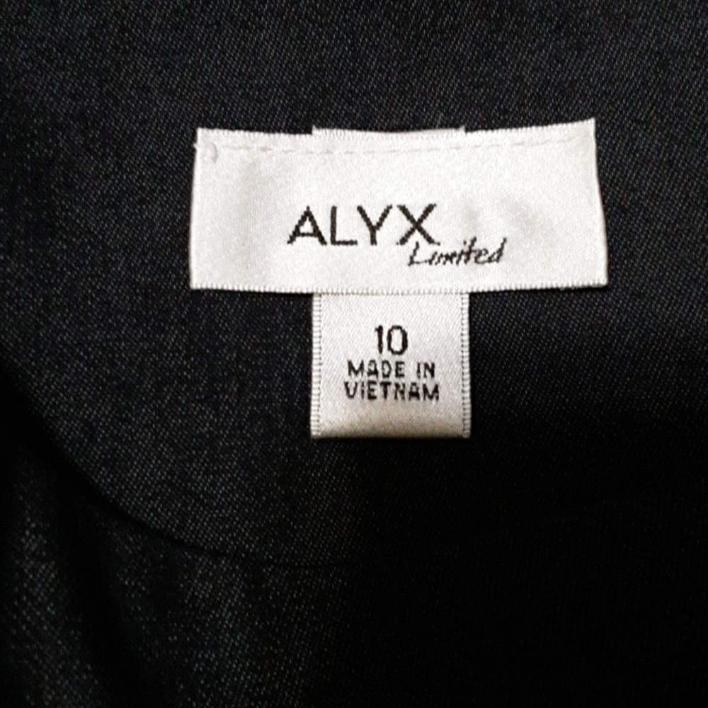 Dress - Picture 5 of 7